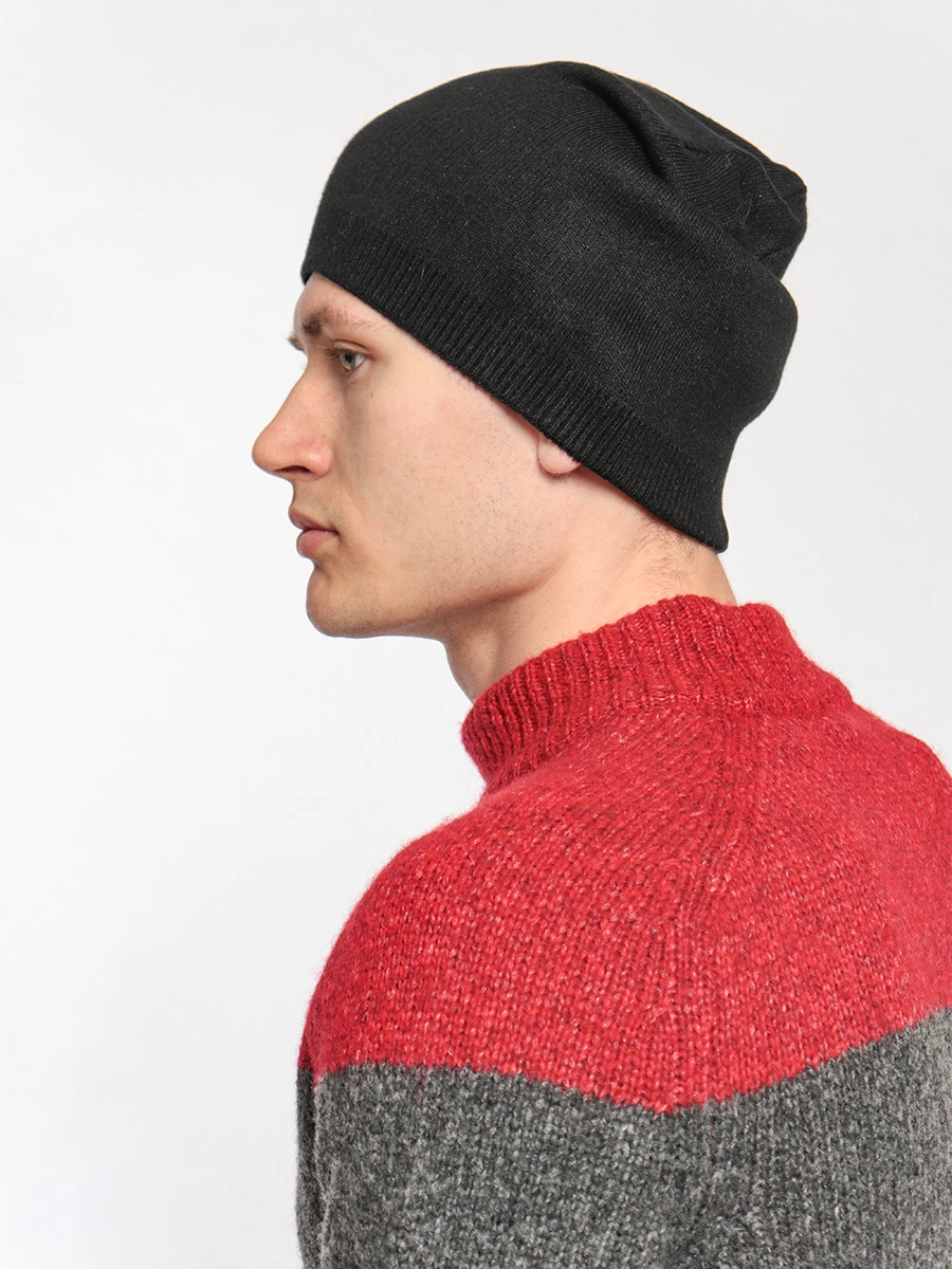 Черная шапка